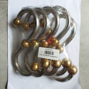 ตัวเอสพร้อมบอลทอง